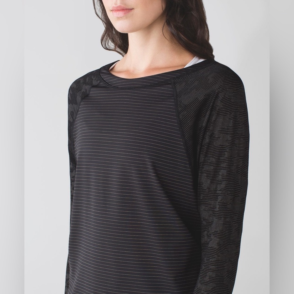 Sz 8 Lululemon Run For Days Long Sleeve black stripe camo lightweight crew neck